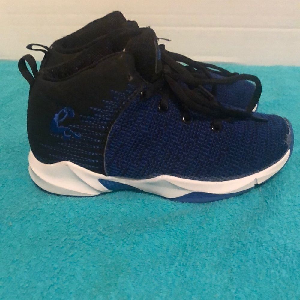 Shaq High Tops - Picture 2 of 7